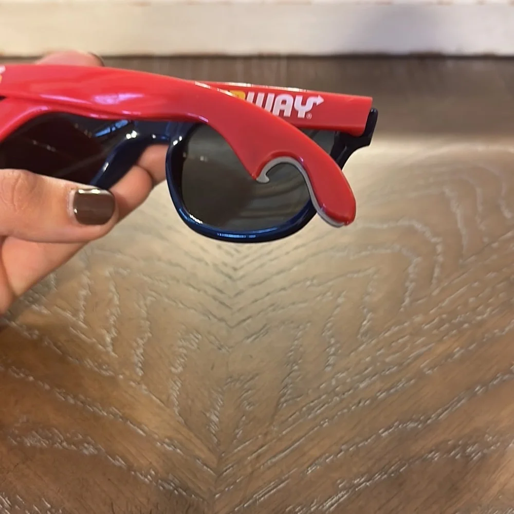 Bottle opener Cleveland Indians C + Subway logo sunglasses